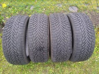 Prodám zánovní zimní pneu Nokian 235/50/19