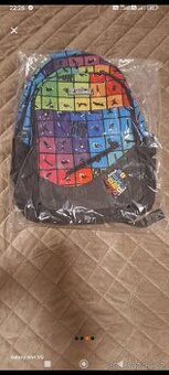 Prodáme nový zabalený batoh Tary colors tricks