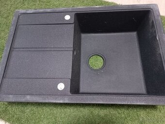 Granitový dřez s baterií