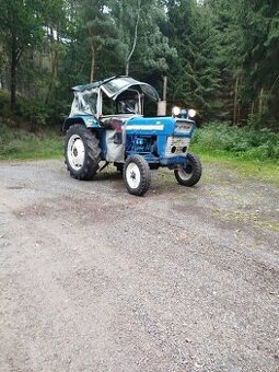 Traktor Ford D2000 39HP s nakladačem