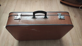 Prodám menší retro kufr Kazeto