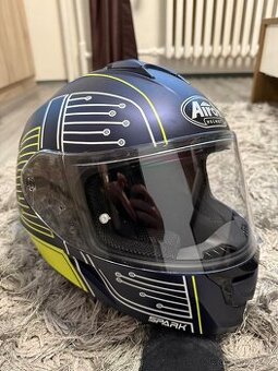 Helma na motorku Airoh Spark zánovní