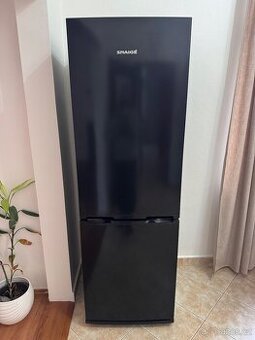 Černá lednice SNAIGE