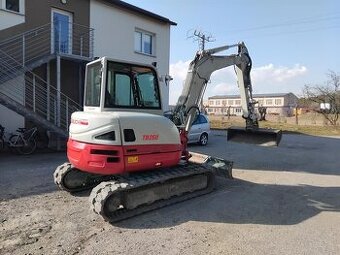 Takeuchi TB260 Powertilt Centrální mazání