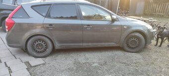 Prodám veškeré nd Kia Ceed 2010 1.4 16v