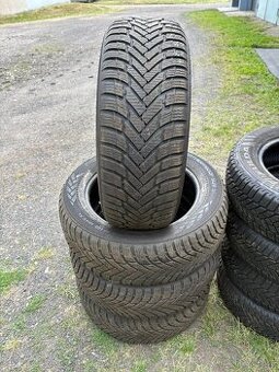 4ks celoroční pneu Nokian 235/55/18