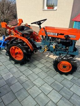Malotraktor 4x4 Kubota B5000 + Radlice na sníh