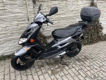 Prodám skútr Peugeot