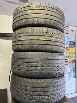 225/45/17 Bridgestone,Continental - 1
