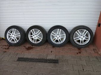FIAT 500E sada kol s pneu