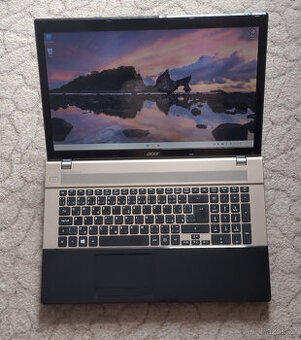 Acer Aspire V3-771G - Intel i7, 17"LCD, 1TB SSD