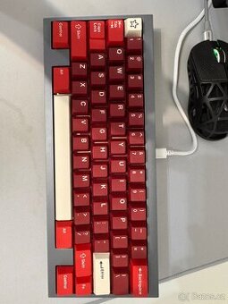 Custom klávesnice