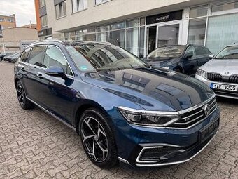 VW Passat B8 GTE 1.4TSI 150kW DSG R-Line Tažné Matrix 360°