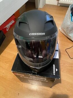 Helma na motorku cassida
