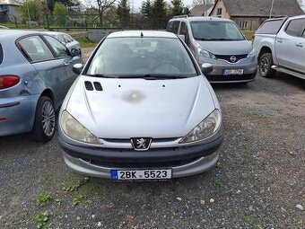 Peugeot 206 1.4i, automatická převodovka, r.v.2004