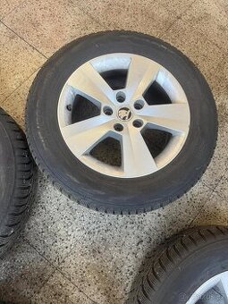 Prodám zimní kola Nokian WR D4 215/60 R16