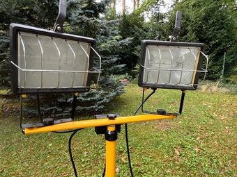Stavební reflektor se stativem; pouze jednou použitý