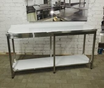 Nerezovy gastro stul se zadním lemem