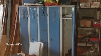 Plechové šatní skříně