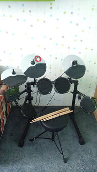 Elektronické bicí Alesis Debut kit jako nové