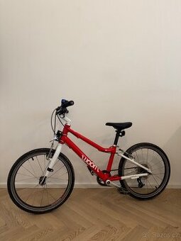 Dětské kolo Woom 4 červené