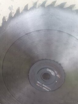 Okružní pila Zn.Pilana