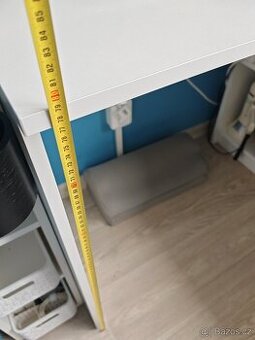 Rohov psai stul s komdou (bily)