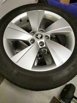 Prodám sadu 4ks zimních 215/55/17 vč alu