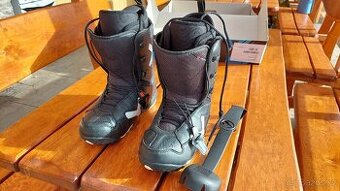 Snowboardové boty vel. 28