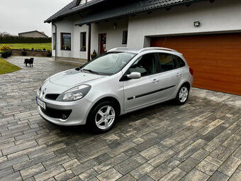 Renault Clio 1.2i - 88 tis km