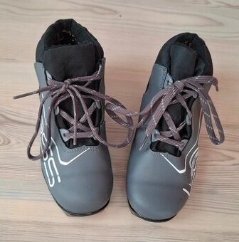 Boty na běžky - velikost 34 NNN