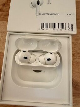 Apple AirPods Pro 2 (2. generace, 2022) – staré cca 2,5 roku