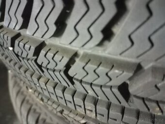 Zimní pneu 195/65R15