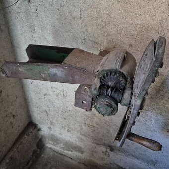 Řezačka na kopřivy