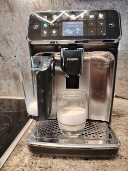 Automatický kávovar Philips LatteGo EP5447/90