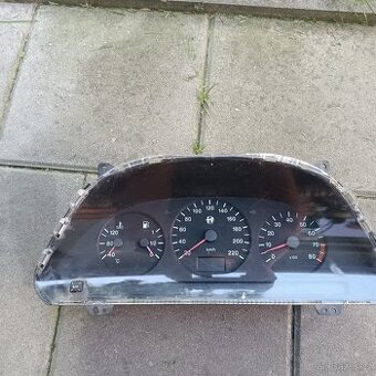 Alfa Romeo 145 tachometr, budíky