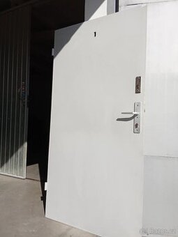 Železné dveře vchodové zateplené