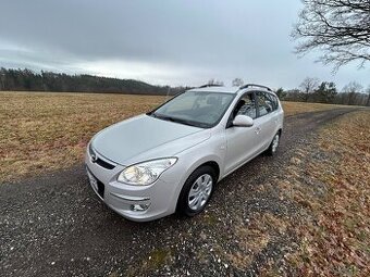 Prodám Hyundai I30 1,6 i 16V combi