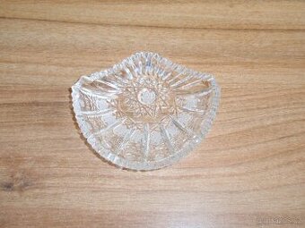 Skleněný broušený popelník " Bohemia Crystal "