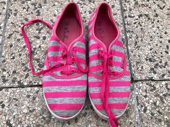 Růžové boty