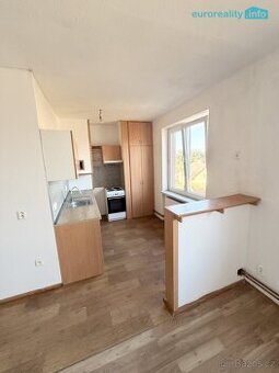 Pronájem bytu 3+1, 69m2, Tři Sekery