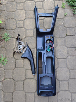 škoda Octávia II-střed.tunel,zrcátko,náh.díly