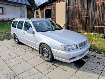 Volvo V70R