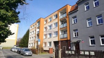 Byt 3+1/L s garáží, 78m2, Praha 8, u metra Ládví, cihla, OV