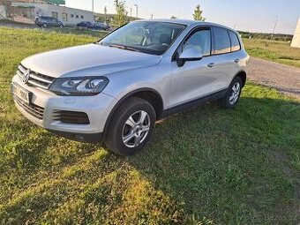 VW Touareg 3.0 TDI Klima Alu Tažné Model Model 2011.--