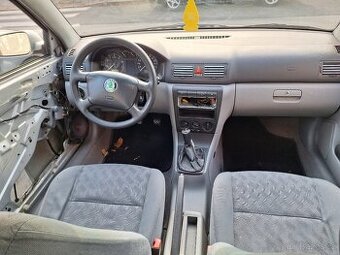 Škoda Octavia 1 náhradní díly.