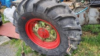 Zetor 25A-zadní kola