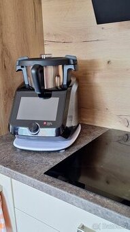 Varný robot Monsieur Cuisine Smart Black SKMS 1200 C1