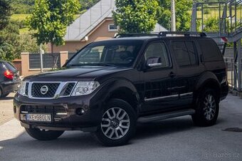 Nissan Pathfinder 3.0 V6 LE A/T