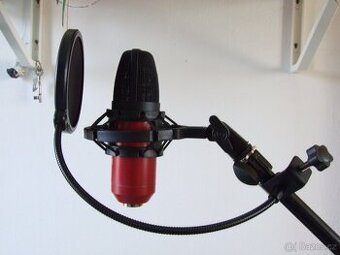 Studiový mic Focusrite Scarlett CM25 + držák a POP filtr